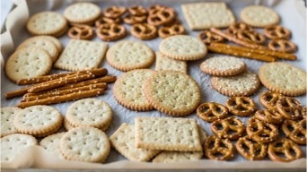 white chocolate Christmas cracks